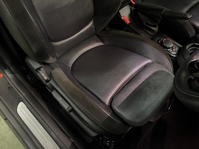 MINI クーパーSD アクティブクルーズコントロール ブラックレザーシート Harman/Kardon/ ドライビングモード LEDライト 前後センサー パドルシフト シートヒーター パーキングアシスト 6か月保証付き(58枚目)