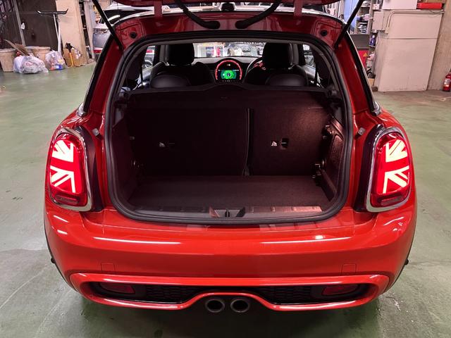 MINI クーパーSD アクティブクルーズコントロール ブラックレザーシート Harman/Kardon/ ドライビングモード LEDライト 前後センサー パドルシフト シートヒーター パーキングアシスト 6か月保証付き(74枚目)