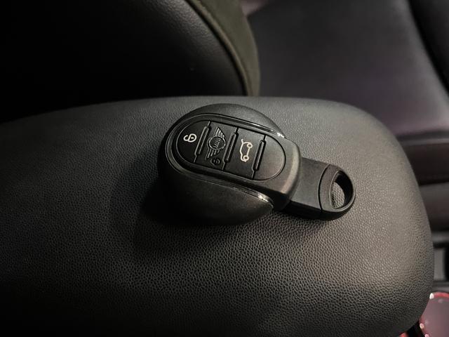 MINI クーパーSD アクティブクルーズコントロール ブラックレザーシート Harman/Kardon/ ドライビングモード LEDライト 前後センサー パドルシフト シートヒーター パーキングアシスト 6か月保証付き(80枚目)