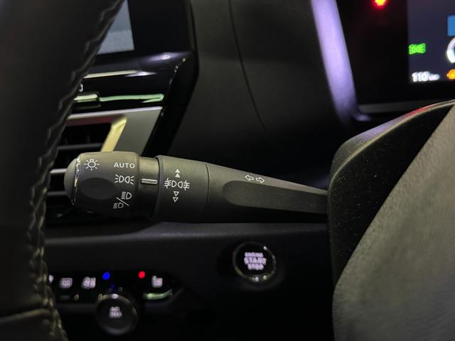 C4 シャイン ブルーHDi サンルーフ アダプティブクルーズコントロール アクティブセーフティブレーキ LEDライト アップルカープレイ レザーシート 液晶メーター ヘッドアップディスプレイ Bカメラ 前後センサ 6か月保証付き(16枚目)