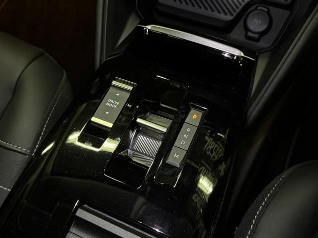 C4 シャイン ブルーHDi サンルーフ アダプティブクルーズコントロール アクティブセーフティブレーキ LEDライト アップルカープレイ レザーシート 液晶メーター ヘッドアップディスプレイ Bカメラ 前後センサ 6か月保証付き(37枚目)