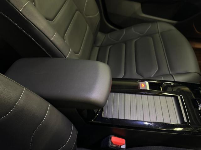 C4 シャイン ブルーHDi サンルーフ アダプティブクルーズコントロール アクティブセーフティブレーキ LEDライト アップルカープレイ レザーシート 液晶メーター ヘッドアップディスプレイ Bカメラ 前後センサ 6か月保証付き(39枚目)