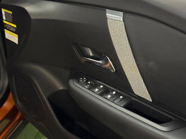 C4 シャイン ブルーHDi サンルーフ アダプティブクルーズコントロール アクティブセーフティブレーキ LEDライト アップルカープレイ レザーシート 液晶メーター ヘッドアップディスプレイ Bカメラ 前後センサ 6か月保証付き(45枚目)