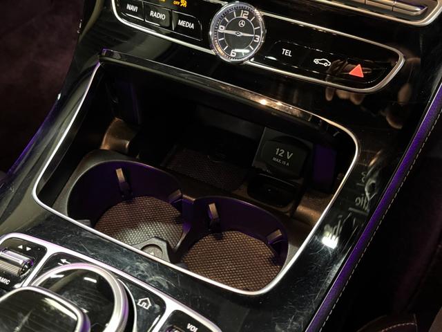 Ｅクラス Ｅ４００　４マチック　エクスクルーシブ　パノラマサンルーフ　ブラックレザーシート　レーダーセーフティパッケージ　アップルカープレイ　純正ナビＴＶ　全方位カメラ　ＬＥＤライト　液晶メーター　ブルメスター　パフュームアトマイザー　６か月保証付き（45枚目）