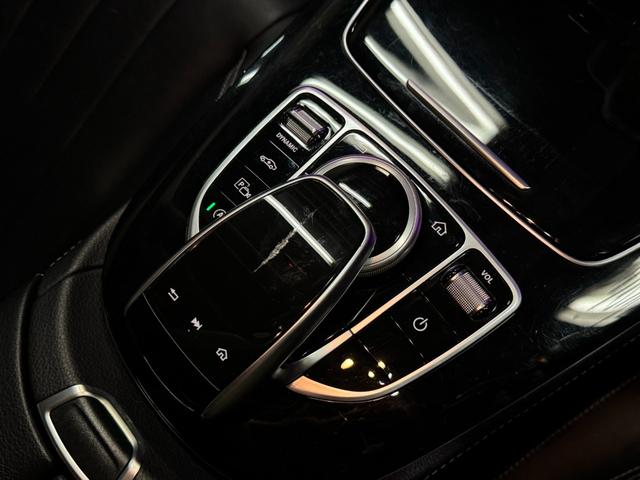 Ｅクラス Ｅ４００　４マチック　エクスクルーシブ　パノラマサンルーフ　ブラックレザーシート　レーダーセーフティパッケージ　アップルカープレイ　純正ナビＴＶ　全方位カメラ　ＬＥＤライト　液晶メーター　ブルメスター　パフュームアトマイザー　６か月保証付き（46枚目）