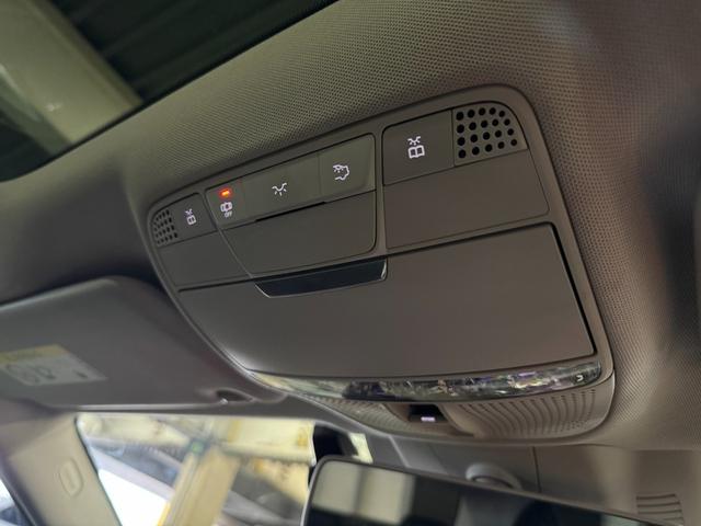 Ｅクラス Ｅ４００　４マチック　エクスクルーシブ　パノラマサンルーフ　ブラックレザーシート　レーダーセーフティパッケージ　アップルカープレイ　純正ナビＴＶ　全方位カメラ　ＬＥＤライト　液晶メーター　ブルメスター　パフュームアトマイザー　６か月保証付き（49枚目）