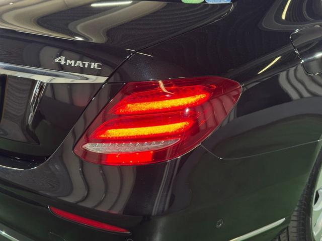 Ｅクラス Ｅ４００　４マチック　エクスクルーシブ　パノラマサンルーフ　ブラックレザーシート　レーダーセーフティパッケージ　アップルカープレイ　純正ナビＴＶ　全方位カメラ　ＬＥＤライト　液晶メーター　ブルメスター　パフュームアトマイザー　６か月保証付き（68枚目）