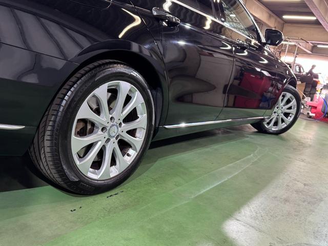 Ｅクラス Ｅ４００　４マチック　エクスクルーシブ　パノラマサンルーフ　ブラックレザーシート　レーダーセーフティパッケージ　アップルカープレイ　純正ナビＴＶ　全方位カメラ　ＬＥＤライト　液晶メーター　ブルメスター　パフュームアトマイザー　６か月保証付き（71枚目）