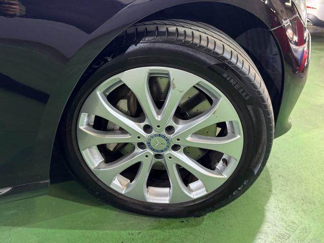 Ｅクラス Ｅ４００　４マチック　エクスクルーシブ　パノラマサンルーフ　ブラックレザーシート　レーダーセーフティパッケージ　アップルカープレイ　純正ナビＴＶ　全方位カメラ　ＬＥＤライト　液晶メーター　ブルメスター　パフュームアトマイザー　６か月保証付き（72枚目）