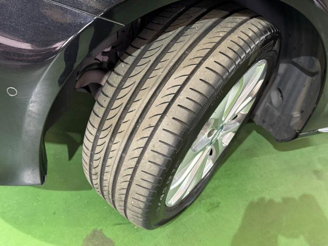 Ｅクラス Ｅ４００　４マチック　エクスクルーシブ　パノラマサンルーフ　ブラックレザーシート　レーダーセーフティパッケージ　アップルカープレイ　純正ナビＴＶ　全方位カメラ　ＬＥＤライト　液晶メーター　ブルメスター　パフュームアトマイザー　６か月保証付き（74枚目）