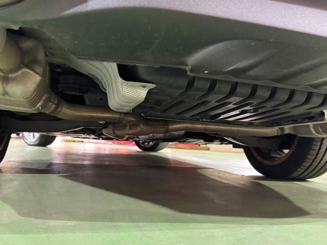 Ｅクラス Ｅ４００　４マチック　エクスクルーシブ　パノラマサンルーフ　ブラックレザーシート　レーダーセーフティパッケージ　アップルカープレイ　純正ナビＴＶ　全方位カメラ　ＬＥＤライト　液晶メーター　ブルメスター　パフュームアトマイザー　６か月保証付き（76枚目）