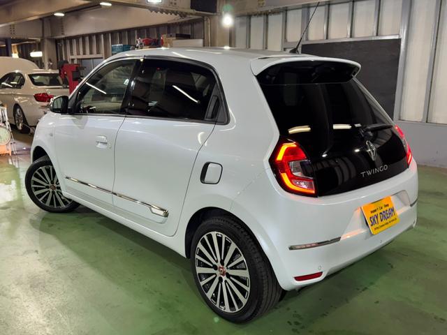 トゥインゴ ルコックスポルティフ　３５０台限定モデル　Ａｐｐｌｅカープレイ　ＬＥＤヘッドライト　純正１６インチアルミ　ハーフレザーシート　オートクルーズコントロール　シートヒーター　バックカメラ　Ｂソナー　ＥＴＣ　６か月保証付き（10枚目）