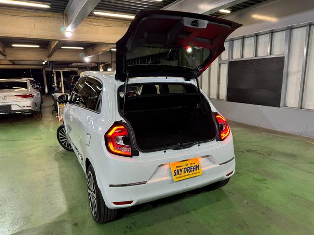 トゥインゴ ルコックスポルティフ　３５０台限定モデル　Ａｐｐｌｅカープレイ　ＬＥＤヘッドライト　純正１６インチアルミ　ハーフレザーシート　オートクルーズコントロール　シートヒーター　バックカメラ　Ｂソナー　ＥＴＣ　６か月保証付き（11枚目）