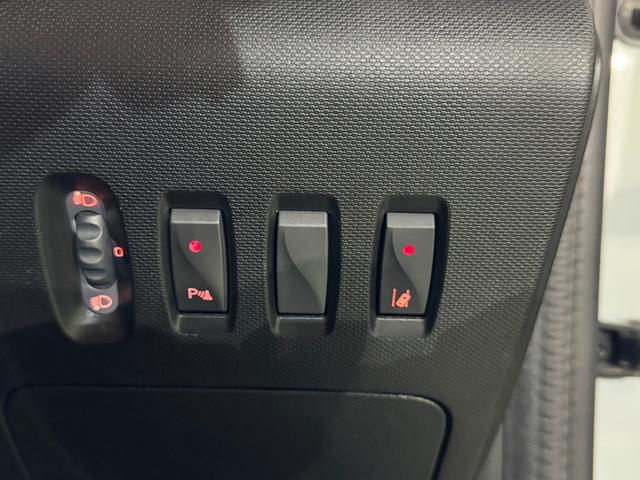 トゥインゴ ルコックスポルティフ　３５０台限定モデル　Ａｐｐｌｅカープレイ　ＬＥＤヘッドライト　純正１６インチアルミ　ハーフレザーシート　オートクルーズコントロール　シートヒーター　バックカメラ　Ｂソナー　ＥＴＣ　６か月保証付き（16枚目）