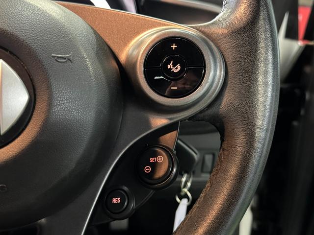 スマートフォーツークーペ ターボ パノラミックガラスルーフ 社外ナビ TV バックカメラ LEDライト 車間距離警告 ブラックレザーシート シートヒーター バックソナー オートクルーズコントロール ETC タコメーター 6か月保証付き(16枚目)