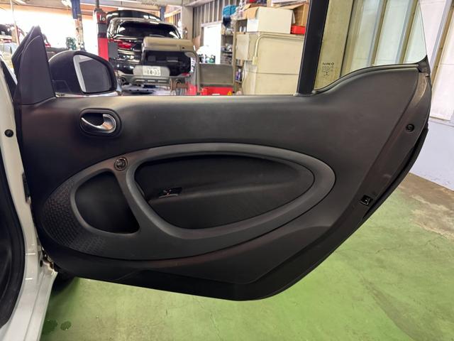 スマートフォーツークーペ ターボ パノラミックガラスルーフ 社外ナビ TV バックカメラ LEDライト 車間距離警告 ブラックレザーシート シートヒーター バックソナー オートクルーズコントロール ETC タコメーター 6か月保証付き(35枚目)