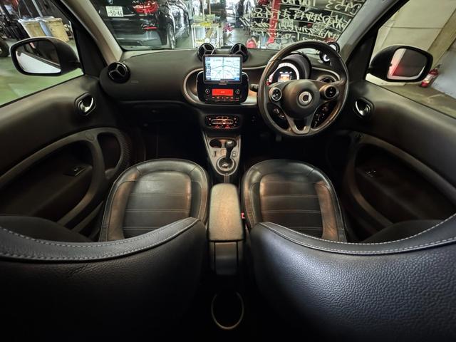 スマートフォーツークーペ ターボ パノラミックガラスルーフ 社外ナビ TV バックカメラ LEDライト 車間距離警告 ブラックレザーシート シートヒーター バックソナー オートクルーズコントロール ETC タコメーター 6か月保証付き(42枚目)