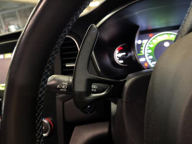 メガーヌ ＧＴ　アルカンターラコンビシート　ＬＥＤヘッドライト　シートヒーター　アップルカープレイ　前後センサー　パーキングアシスト　パドルシフト　液晶メーター　クルコン　ＲＳドライブ　Ｉストップ　６か月保証付き（17枚目）
