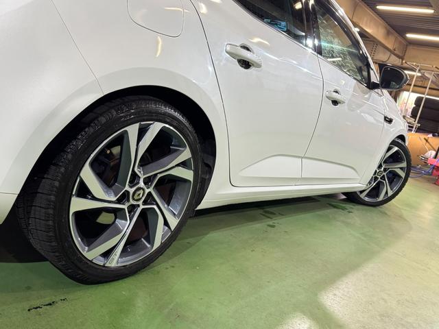 メガーヌ ＧＴ　アルカンターラコンビシート　ＬＥＤヘッドライト　シートヒーター　アップルカープレイ　前後センサー　パーキングアシスト　パドルシフト　液晶メーター　クルコン　ＲＳドライブ　Ｉストップ　６か月保証付き（67枚目）