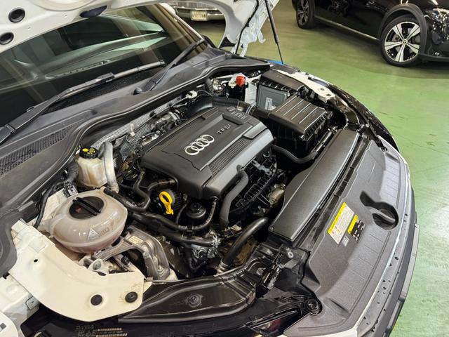 TTクーペ 2.0TFSI 純正ナビ地デジ バックカメラ LEDヘッドライト バーチャルコックピット パドルシフト 電動リヤスポイラー アイドリングストップ 純正17インチアルミ 6か月保証付き(7枚目)