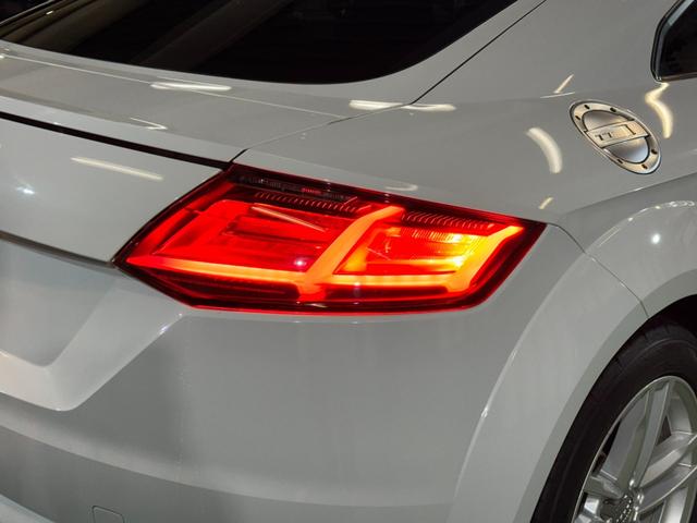 TTクーペ 2.0TFSI 純正ナビ地デジ バックカメラ LEDヘッドライト バーチャルコックピット パドルシフト 電動リヤスポイラー アイドリングストップ 純正17インチアルミ 6か月保証付き(9枚目)