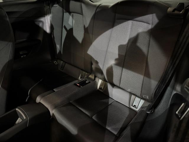 TTクーペ 2.0TFSI 純正ナビ地デジ バックカメラ LEDヘッドライト バーチャルコックピット パドルシフト 電動リヤスポイラー アイドリングストップ 純正17インチアルミ 6か月保証付き(13枚目)
