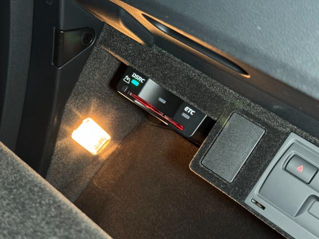 TTクーペ 2.0TFSI 純正ナビ地デジ バックカメラ LEDヘッドライト バーチャルコックピット パドルシフト 電動リヤスポイラー アイドリングストップ 純正17インチアルミ 6か月保証付き(29枚目)