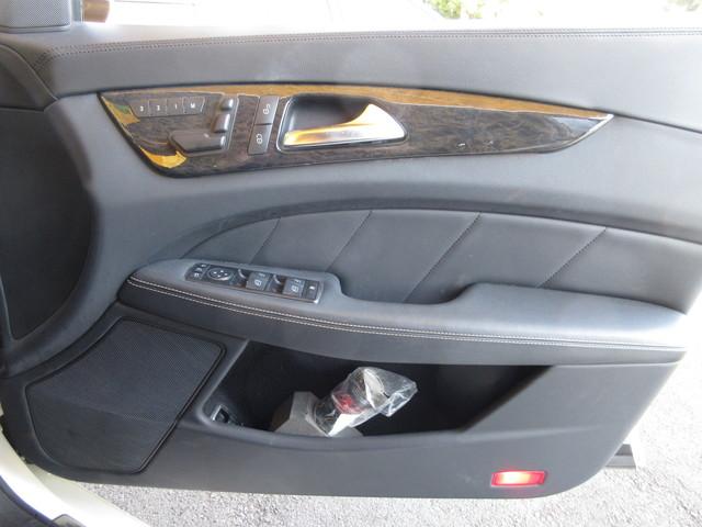 CLS350ブルーエフィシェンシAMGスポーツパケジ 黒レザーシート キーレスゴー LEDヘッドライト 純正ナビ地デジ バックカメラ 純正AMG19AW 前後コーナーセンサー 電動リアゲート パドルシフト パワーシート シートヒーター Iストップ(15枚目)