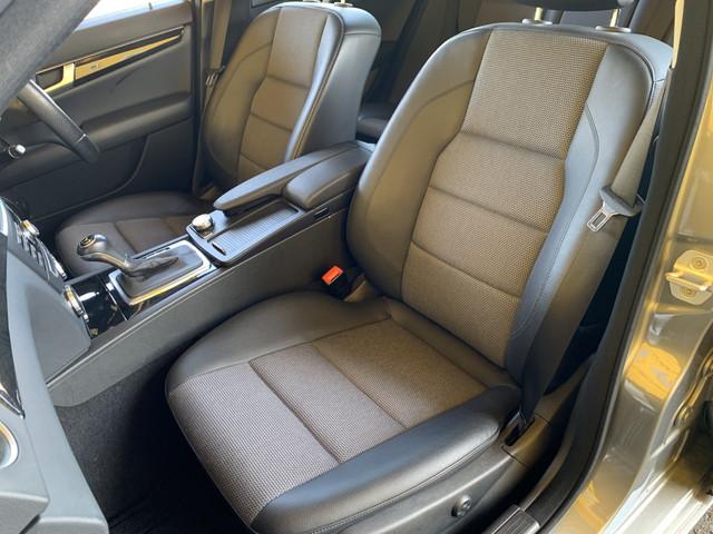 C180ステーションワゴン アバンギャルド レーダーセーフティパッケージ キーレスゴーAMGスタイリング 17AW 純正ナビ地デジ バックカメラ ハーフレザーシート パワーシート 電動リアゲート 前後センサー キセノンライト Iストップ(6枚目)