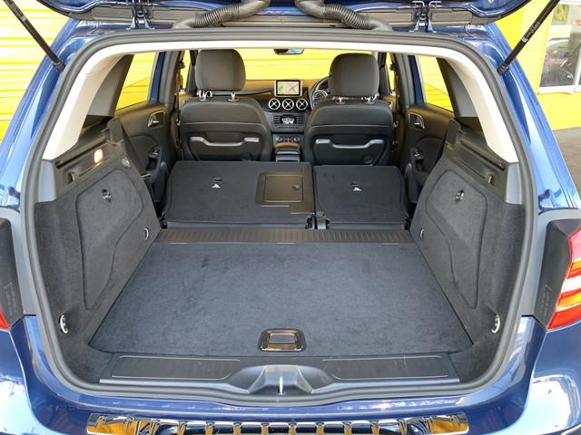 B180 ブルーエフィシェンシー ディストロニックプラス キセノンライト 前後コーナーセンサー 車間距離警告 純正16インチアルミ ウィンカーミラー アイドリングストップ パドルシフト アテンションアシスト ETC(61枚目)