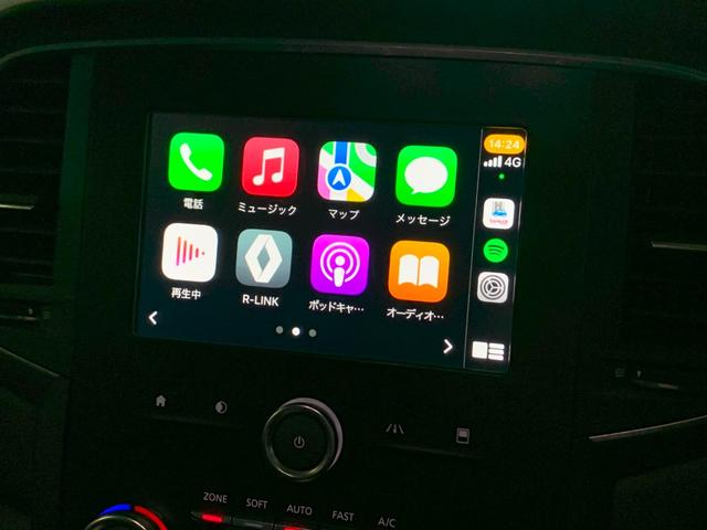 ルノー　スポール　トロフィー　前席ＲＥＣＡＲＯアルカンターラバケットシート　アルカンターラコンビステアリング　アップルカープレイ　バックカメラ　純正１９インチアルミ　パドルシフト　ＬＥＤヘッドライト　ＲＡＣＥモード　衝突軽減(6枚目)