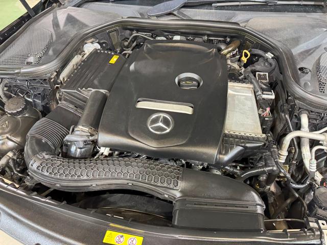 Ｅクラス Ｅ２５０　アバンギャルド　スポーツ　中期型　レザーエクスクルーシブパッケージ　レーダーセーフティパッケージ　エアバランスパッケージ　ナビ地デジ　全方位カメラ　ＬＥＤライト　アップルカープレイ　ブルメスター　電動リアゲート　６か月保証付き（12枚目）