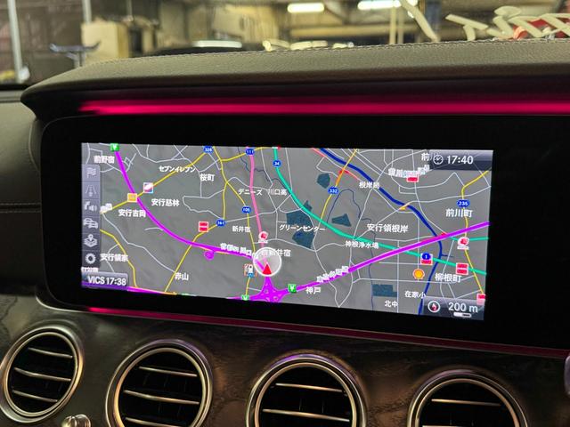 Ｅクラス Ｅ２５０　アバンギャルド　スポーツ　中期型　レザーエクスクルーシブパッケージ　レーダーセーフティパッケージ　エアバランスパッケージ　ナビ地デジ　全方位カメラ　ＬＥＤライト　アップルカープレイ　ブルメスター　電動リアゲート　６か月保証付き（24枚目）