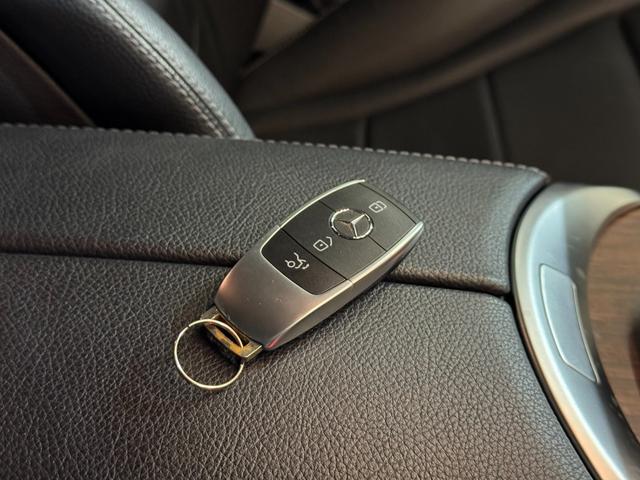 Ｃクラス Ｃ２００アバンギャルド　レザーエクスクルーシブＰ　液晶メーター　レーダーセーフティパッケージ　ブルメスター　パフュームアトマイザー　電動リアゲート　ヘッドアップディスプレイ　ＬＥＤライト　電動リアゲート　６か月保証付き（71枚目）