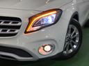 ＧＬＡクラス ＧＬＡ１８０　後期モデル　レーダーセーフティパッケージ　黒ハーフレザーシート　シートヒーター　ＬＥＤヘッドライト　電動リアゲート　パドルシフト　純正ナビ地デジ　バックカメラ　アップルカープレイ　アンドロイドオート（3枚目）