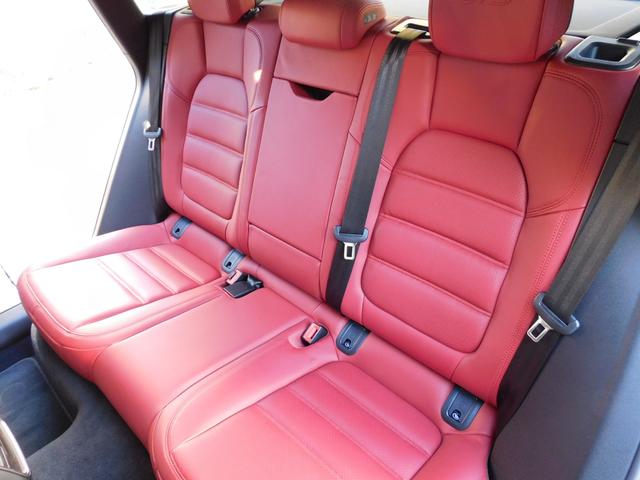 GTS スポーツクロノPKG 黒・赤ツートンインテリア シートヒーター PCMナビ PAS&サラウンドビューカメラ ACC&LCA LDW スポエグ PASM LEDヘッドライト エントリーD 純正20AW スポーツデザインミラー 禁煙 1オーナー(46枚目)