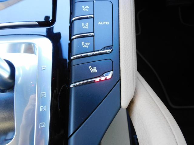 カイエン プラチナＥＤ　Ｖ６　前期最終特別仕様車　ベージュ革　シートヒーター　エンボス加工ヘッドレスト　純正ナビ　地デジ　バックカメラ＆ＰＡＳ　クルコン　バイキセノンヘッドライト　電動Ｒゲート＆ロールアップサンシェード（リアサイド）　純正１９インチＡＷ　禁煙（14枚目）