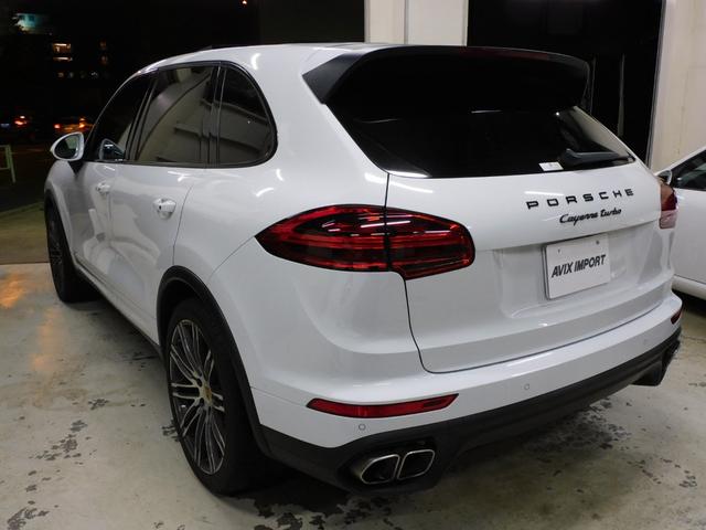 カイエン ターボ 後期型 右H正規D スポクロ パノラマR 赤革 全席Sヒーター 18way電動アダプティブシート 純正ナビ BOSE 純正Rエンター Bカメラ&PAS ACC LEDヘッドライト エントリーD PASMエアサス 赤キャリパー 純正21AW(2枚目)