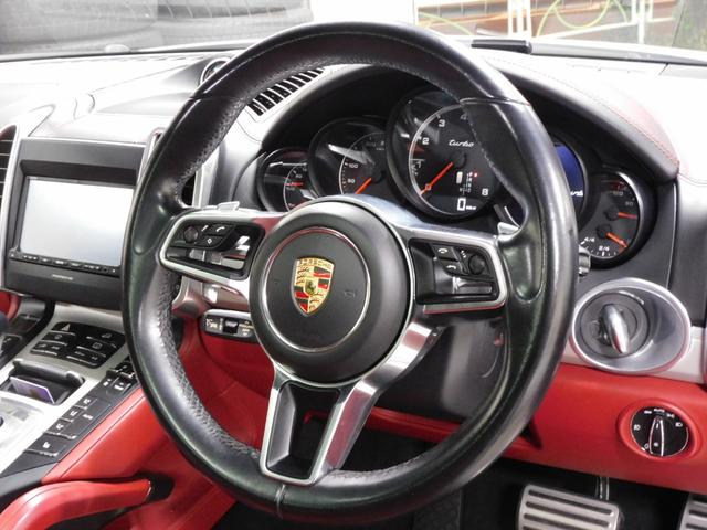 カイエン ターボ 後期型 右H正規D スポクロ パノラマR 赤革 全席Sヒーター 18way電動アダプティブシート 純正ナビ BOSE 純正Rエンター Bカメラ&PAS ACC LEDヘッドライト エントリーD PASMエアサス 赤キャリパー 純正21AW(6枚目)