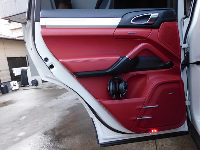 ポルシェ正規ディーラー車