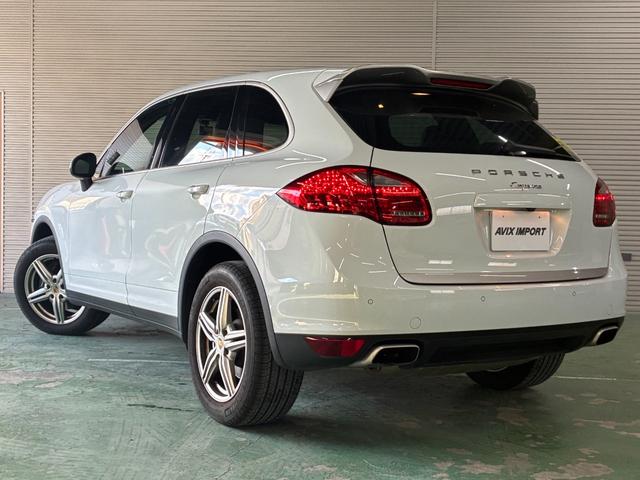 カイエン プラチナED V6 前期最終特別仕様車 ベージュ革 シートヒーター エンボス加工ヘッドレスト 純正ナビ地デジ Bカメラ&PAS クルコン バイキセノンHL 電動Rゲート 純正19インチAW 禁煙(2枚目)