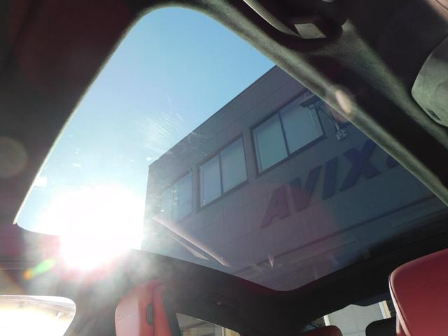 タイカン タイカン ターボS カーボンスポーツデザイン スポクロ パノラマ カーボンインテ 赤革 ベンチレーター 4+1シート パッセンジャーD BOSE 全周C ACC&LCA&LKA LEDマトリ エレクトリックSサウンド Pバッテリー+ PCCB 純正21AW(4枚目)