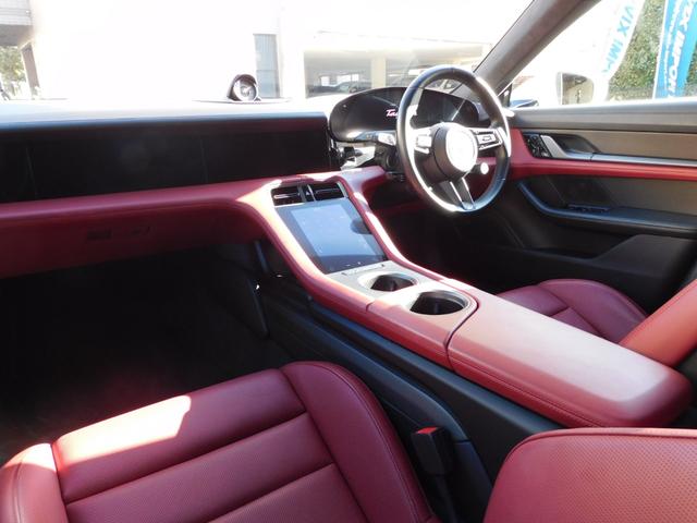 タイカン タイカン ターボS カーボンスポーツデザイン スポクロ パノラマ カーボンインテ 赤革 ベンチレーター 4+1シート パッセンジャーD BOSE 全周C ACC&LCA&LKA LEDマトリ エレクトリックSサウンド Pバッテリー+ PCCB 純正21AW(8枚目)
