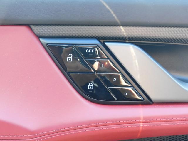 タイカン タイカン ターボS カーボンスポーツデザイン スポクロ パノラマ カーボンインテ 赤革 ベンチレーター 4+1シート パッセンジャーD BOSE 全周C ACC&LCA&LKA LEDマトリ エレクトリックSサウンド Pバッテリー+ PCCB 純正21AW(22枚目)