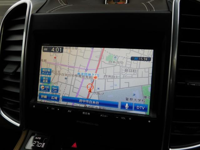 カイエン ターボ　後期型　スポクロ　ダークウォールナットインテリア　右Ｈ正規Ｄ　ブラウン／ベージュツートン革　全席Ｓヒーター　４ゾーンＡＣ　純正ナビ　ＢＯＳＥ　Ｂカメラ＆ＰＡＳ　クルコン　ＬＣＡ　ＬＥＤライト　エントリーＤ　ＰＡＳＭエアサス　赤キャリパー　純正２１ＡＷ（9枚目）