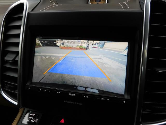 カイエン ターボ　後期型　スポクロ　ダークウォールナットインテリア　右Ｈ正規Ｄ　ブラウン／ベージュツートン革　全席Ｓヒーター　４ゾーンＡＣ　純正ナビ　ＢＯＳＥ　Ｂカメラ＆ＰＡＳ　クルコン　ＬＣＡ　ＬＥＤライト　エントリーＤ　ＰＡＳＭエアサス　赤キャリパー　純正２１ＡＷ（10枚目）