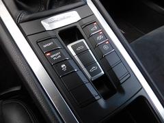 希少な上級グレードＳ、左ハンドルＭＴ車両をお探しの方は是非お急ぎ下さい！！ 7