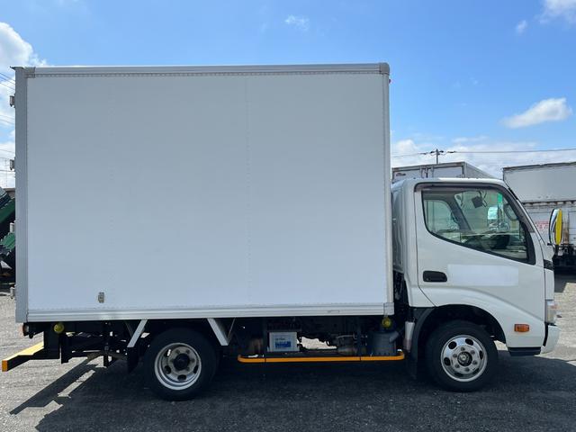 １．５ｔ積パネルバンＬＰＧ車　荷台高２１２ｃｍＡＴ２ペダル　１．５ｔ積パネルバン　１．９９Ｌプロパンガス車　ＡＴ２ペダル　カラーＢカメラ付　ＬＰＧタンク検査期限２０２５年１２月　荷台内寸長３２４幅１６６高２１２ｃｍ　ラッシングレール１段　車両総重量３９４５キロ(3枚目)