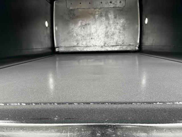 キャンター ３．２ｔ積み巻込み式パッカー車６．５立米　新明和Ｇ－ＲＸ　３．２ｔ積み回転板式パッカー車　２．９９Ｌディーゼルターボ　デュアルＡＴ　カラーＢカメラ付　新明和製Ｇ－ＲＸ　６．５立米　連続スイッチ　汚水タンク付　車両総重量７９８５キロ（8枚目）
