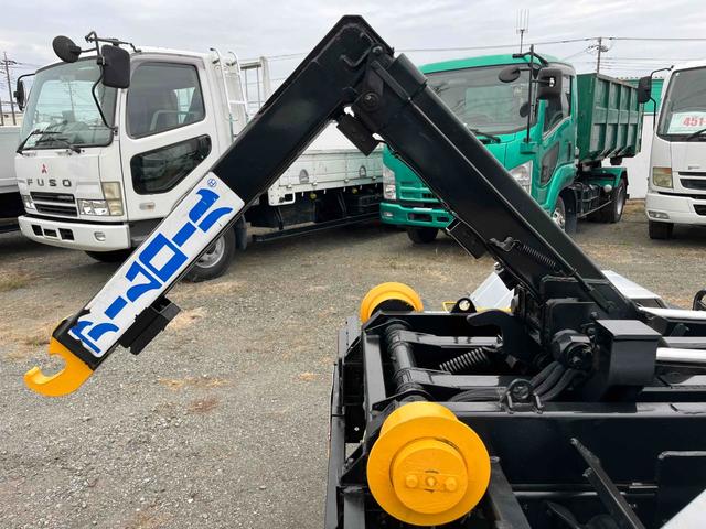 エルフトラック 3t積アームロール新明和Wシリンダー スムーサーAT 3t積み脱着装置付コンテナ専用車 車検R8年10月19日 スムーサーAT 新明和製アームロール CCA23ー11 ツインホイスト 車両総重量6065キロ(30枚目)